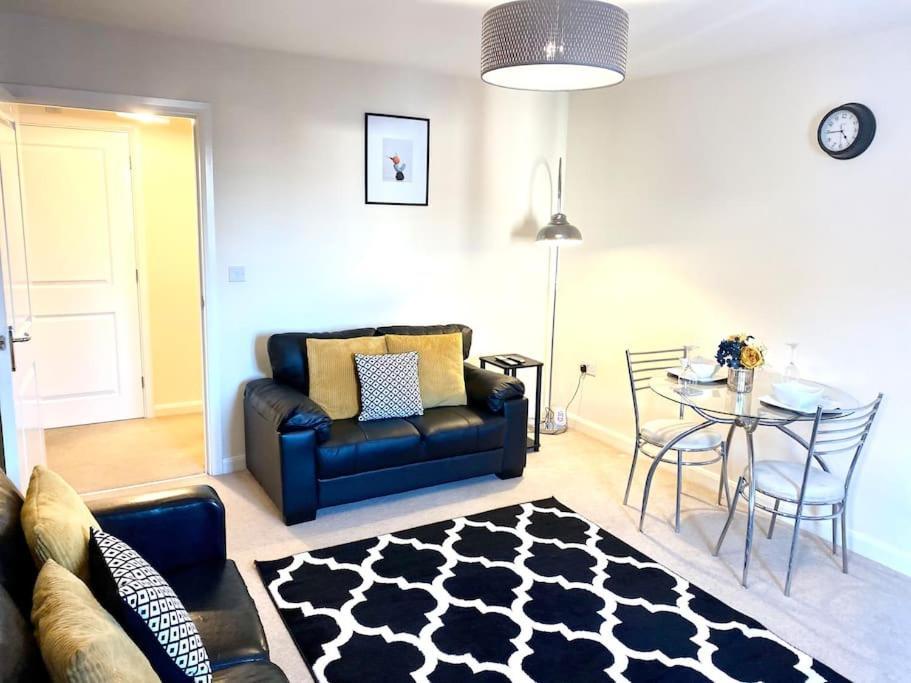 Amazing 2-Bed City Centre Apt With Parking Coventry Exterior foto